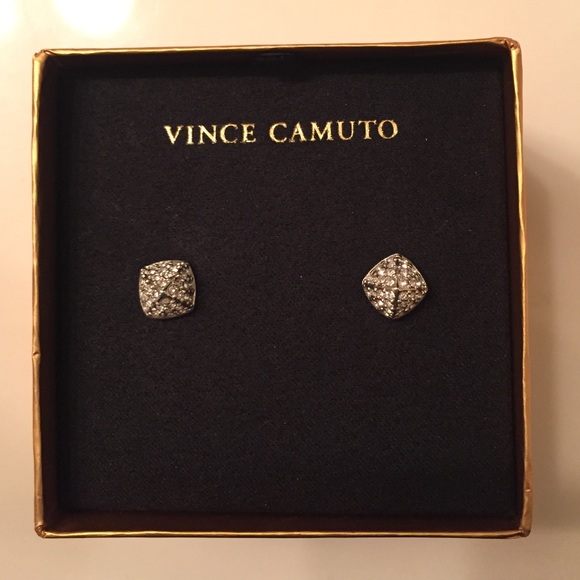Vince Camuto diamond studs - Picture 1 of 3