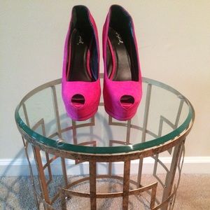 Peep toe platforms
