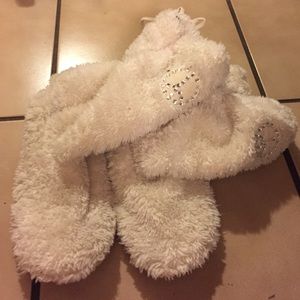 Fur slippers