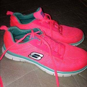 Sketchers memory foam running shoes