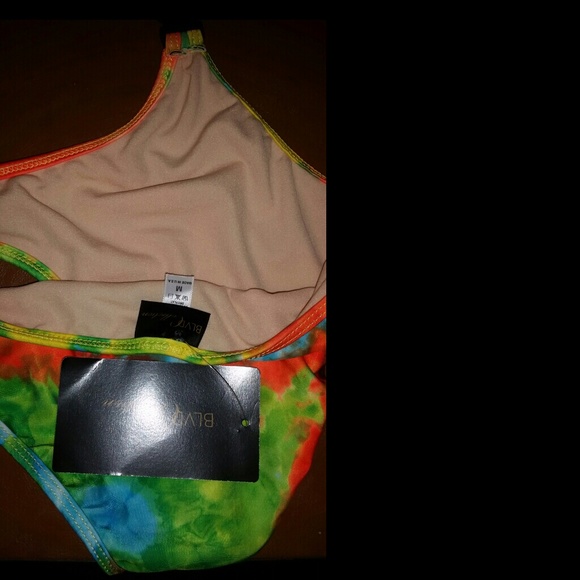 Cut out one piece swimsuit - Picture 3 of 3