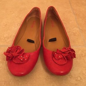 Simple red flats