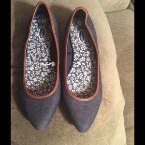 Denim pointy flats