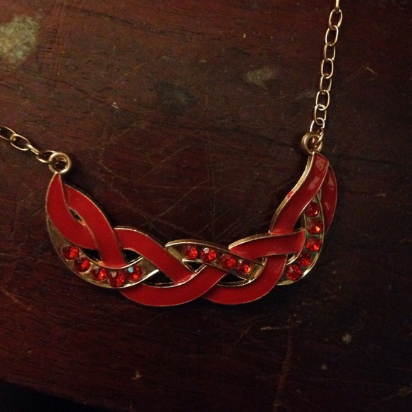 NWOT Red and gold necklace
