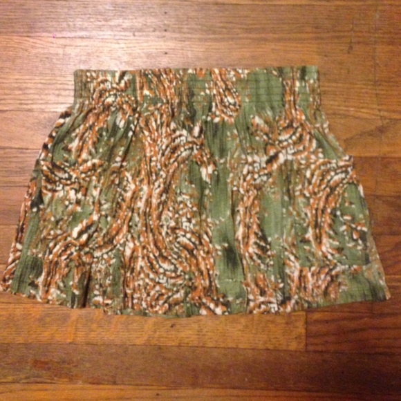 Jungle designed skirt