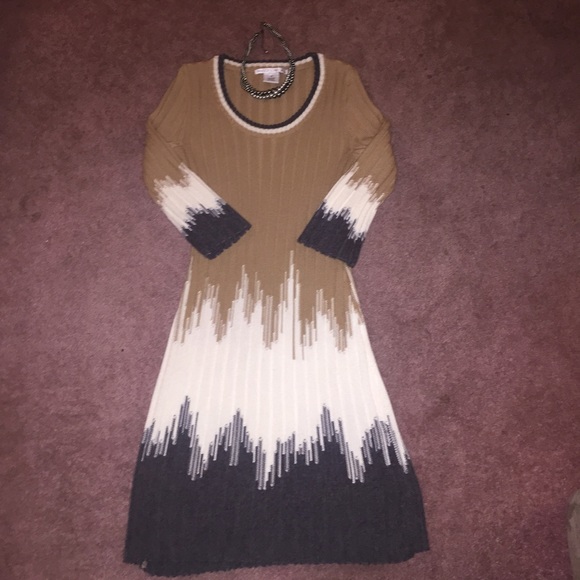 Maggy London - Sweater Dress