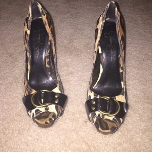 Jessica Simpson pumps