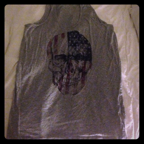 Skull tank