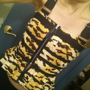INSANELY awesome D&G Corset Zipper Cheetah Top