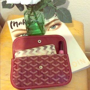 **Sold on Mer** Goyard pouchette