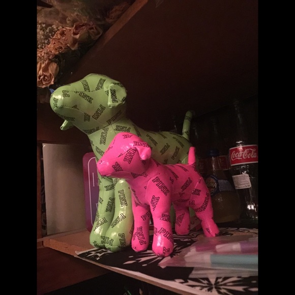VS PINK DOGS