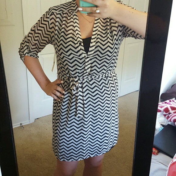 tacera Dresses & Skirts - Black and white chevron dress