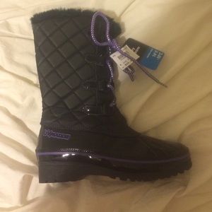 Snow boots
