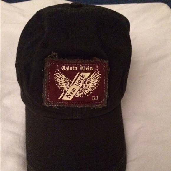 Calvin Klein men's black frayed patch cap