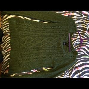 Perfect sweater/shirt for the fall 😊