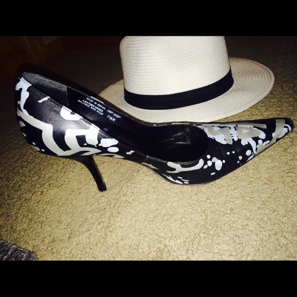 Carlos Santana Shoes - Carlos Santana Designer Heels FLASH SALE 💜😍❤️