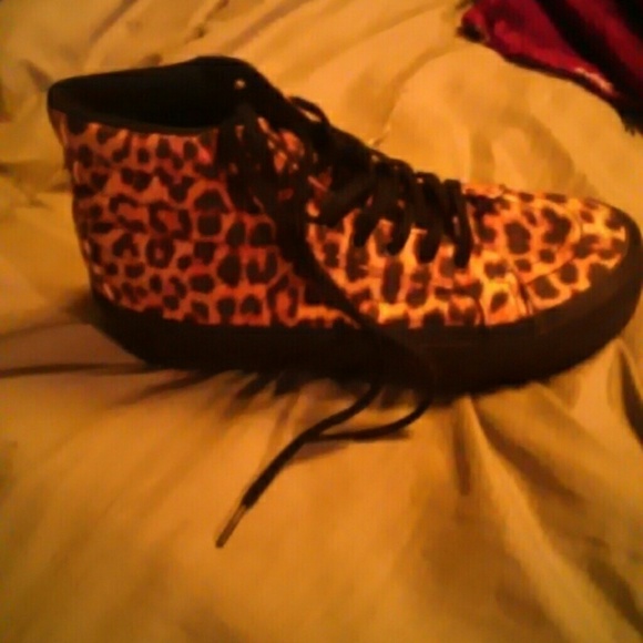 Vans Shoes - Vans cheetah print