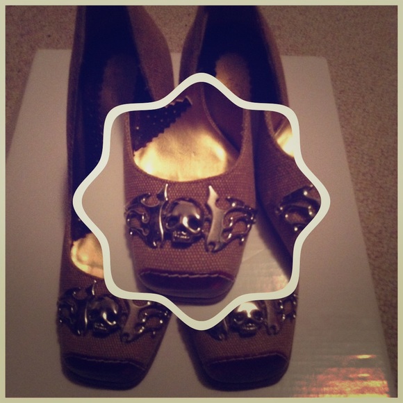 Unique skull heels - Picture 1 of 3