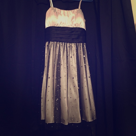 Dress - Picture 1 of 1