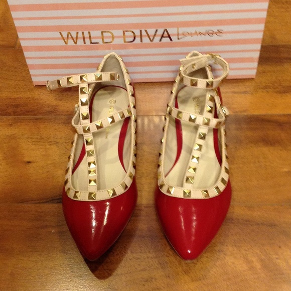 NIB - NEW Awesome Red flats!