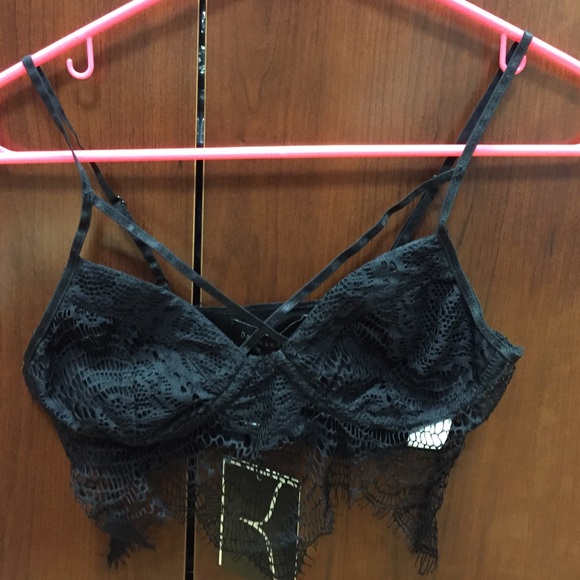 💥BOGO 1/2 off💥 BLACK LACE CAGED BRALETTE! - Picture 4 of 4