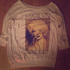 Off the shoulder Marilyn Monroe sweatshirt.