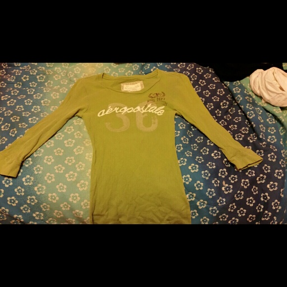 Green three quarter sleeve aeropostle shirt