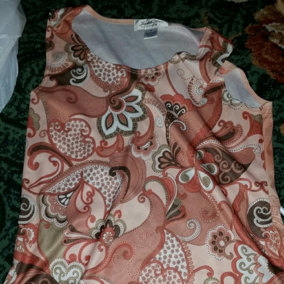 Womens sleeveless Top