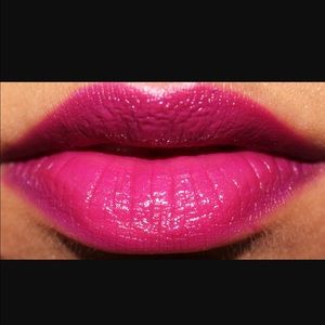 Mac Pro long wear lip pencil in More to love