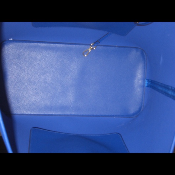 Michael Kors Authentic Blue Leather handbag - Picture 4 of 4