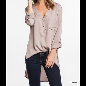 NWT - NEW taupe high-low top