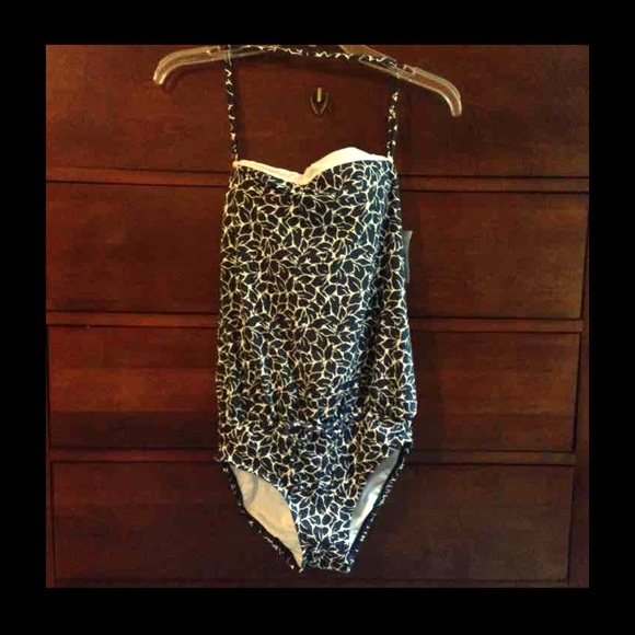 🍃NWT Ann Taylor Swimsuit 2🍃