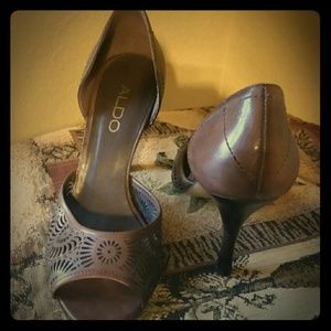 Brown Aldo peep toe pump sz7