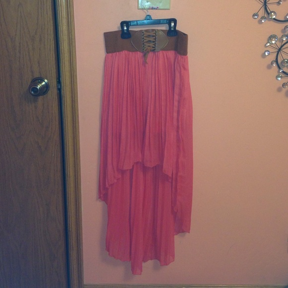 Adjustable high-low skirt