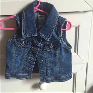 Old navy sleeveless toddler jacket
