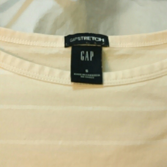 GAP Top - Picture 3 of 3