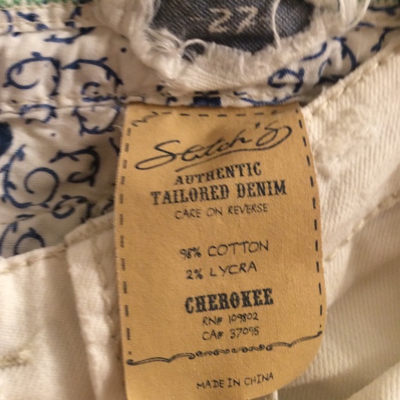 White boot cut Cherokee stitches denim size 27