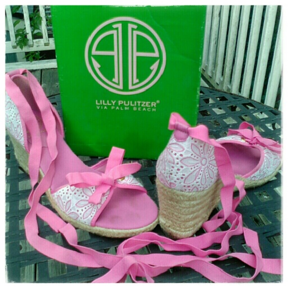 Lilly P Minnie White Darling Daisy Eyelet Wedges