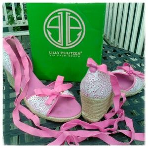 Lilly P Minnie White Darling Daisy Eyelet Wedges