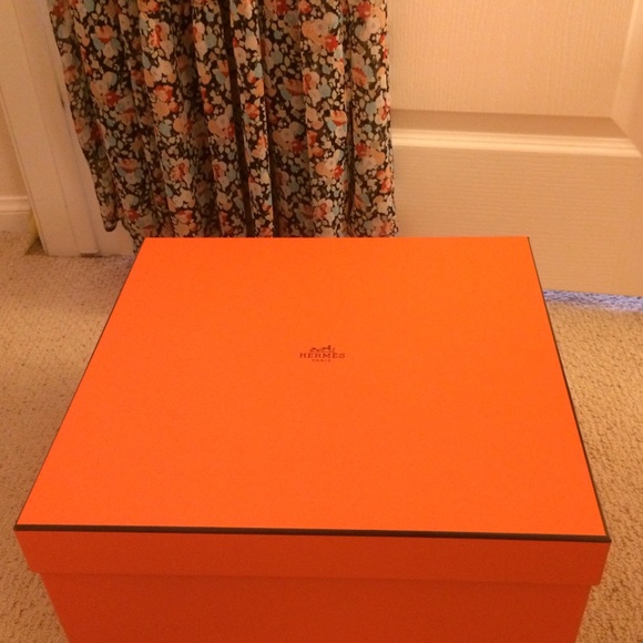Hermes box will fit Kelly 28, jypsiere 28