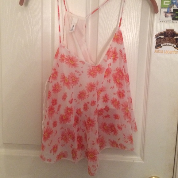adorable floral tank top - Picture 1 of 3