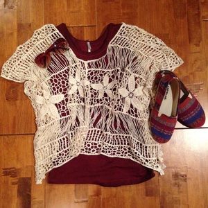 ✨Cream Colored Lace Top✨