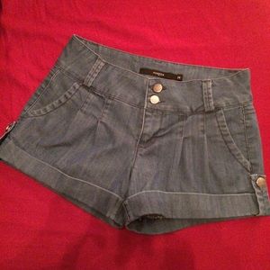 Francesca's Collections Harper Pleated Jean Shorts
