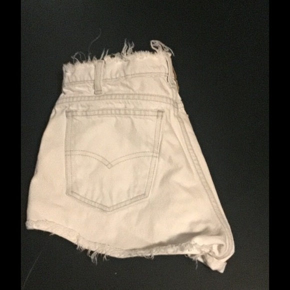 White LEVIS high waisted shorts VINTAGE