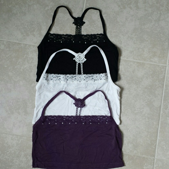 Lace crop cami.