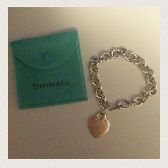 AUTHENTIC Tiffany & Co Heart Tag Charm Bracelet