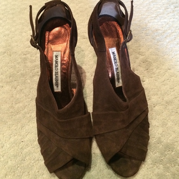 Manolo Blahnik brown suade stilleto