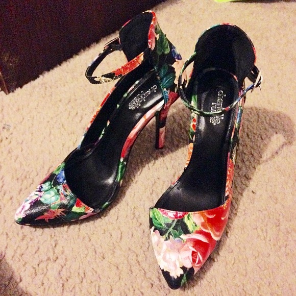 Flower Pattern Stilettos - Picture 3 of 4