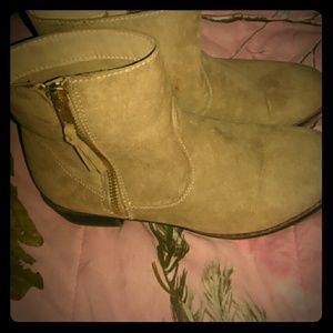 Cute tan Route 66 boots