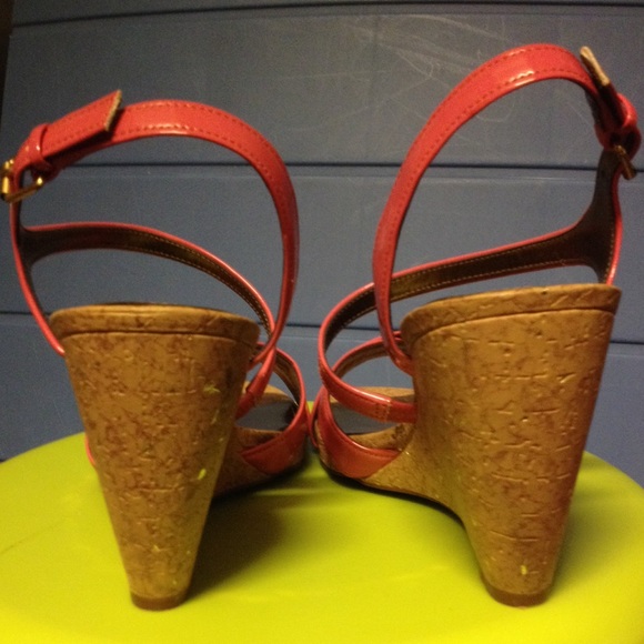 Pink Patent Leather Sandal with Cork Heel - Picture 3 of 4